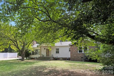 6213 Sharon Road Charlotte NC 28210