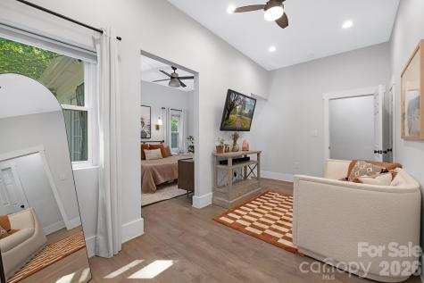 6213 Sharon Road Charlotte NC 28210