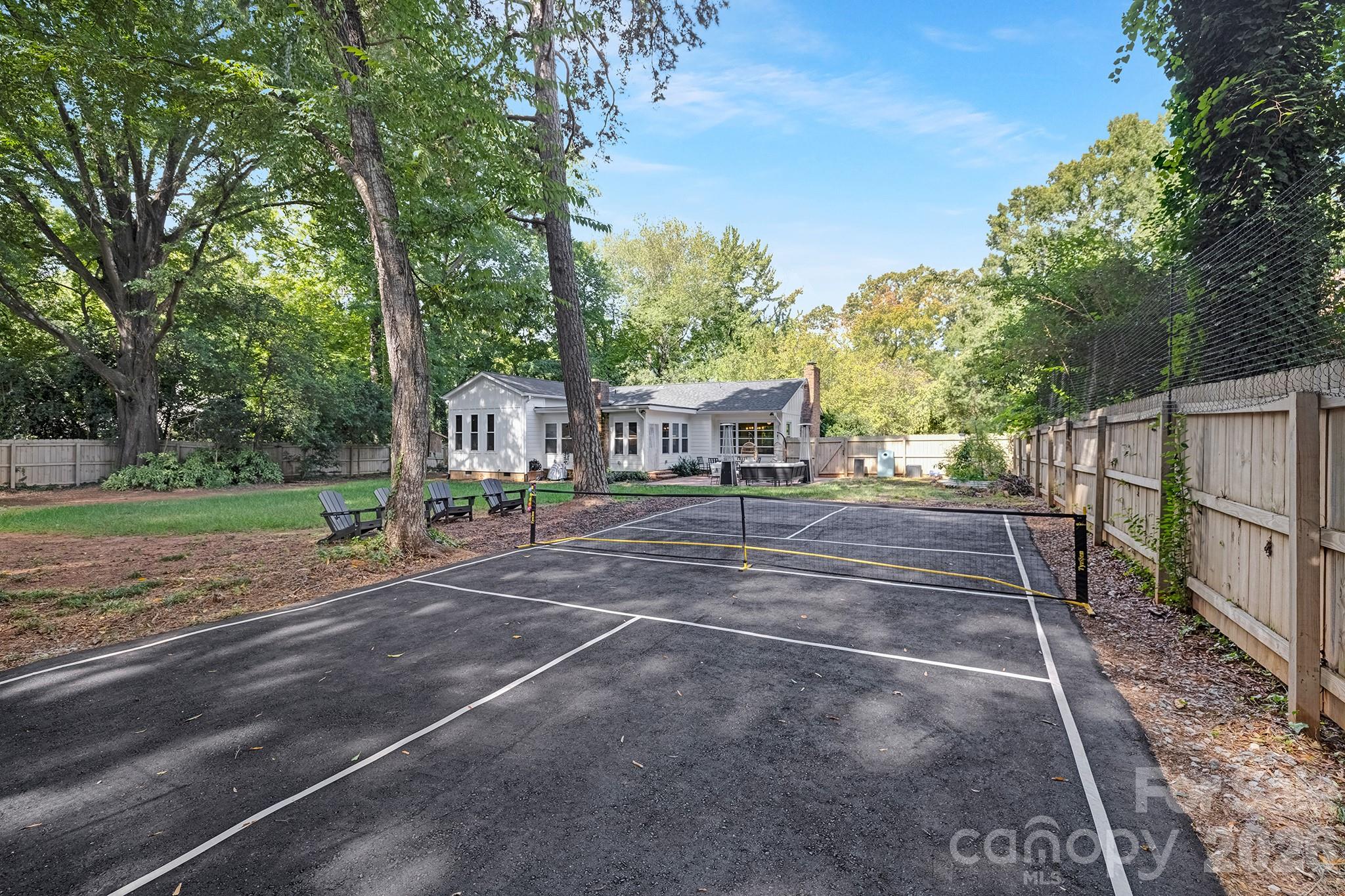 6213 Sharon Road Charlotte NC 28210