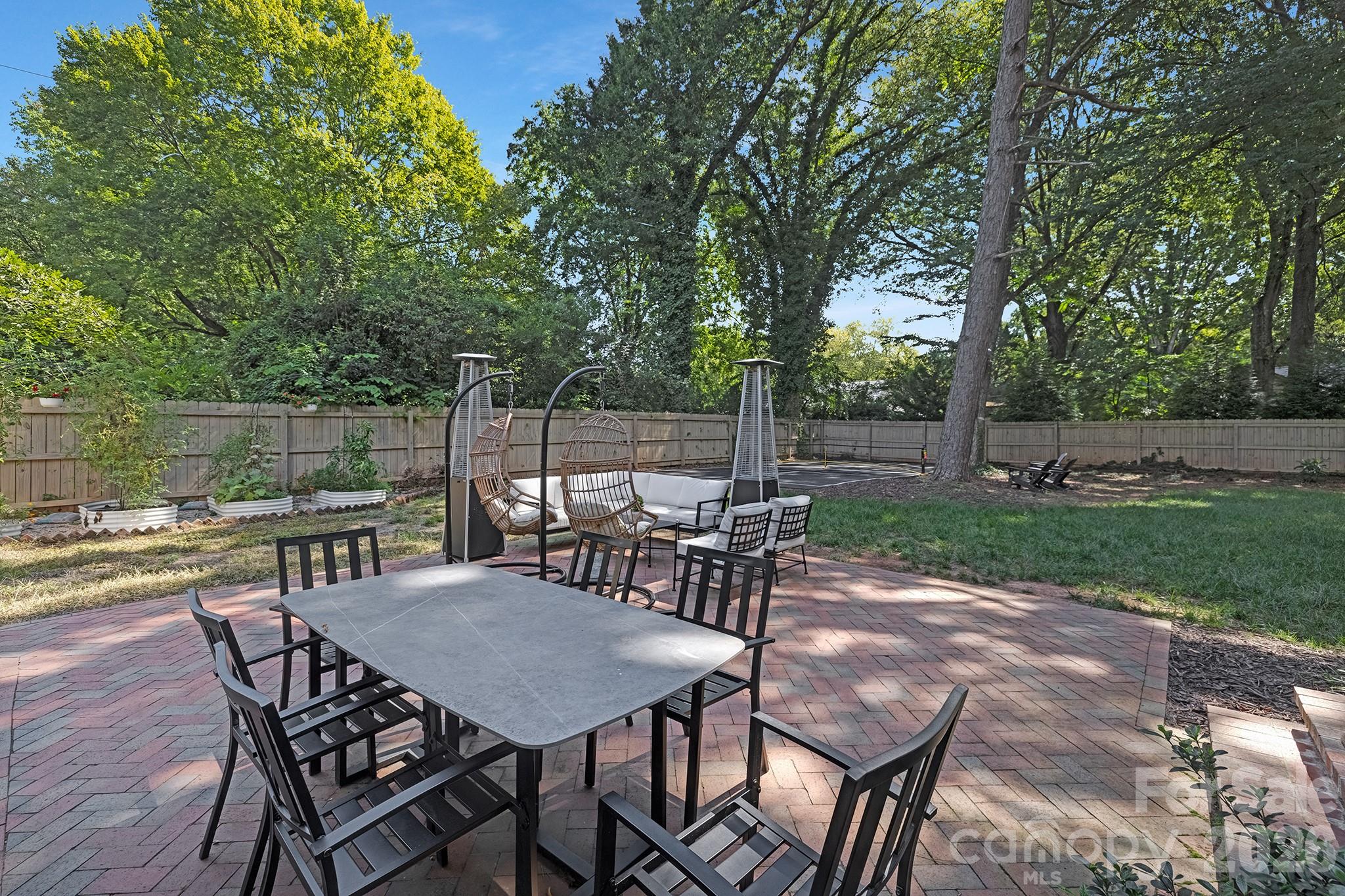 6213 Sharon Road Charlotte NC 28210