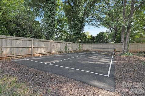 6213 Sharon Road Charlotte NC 28210