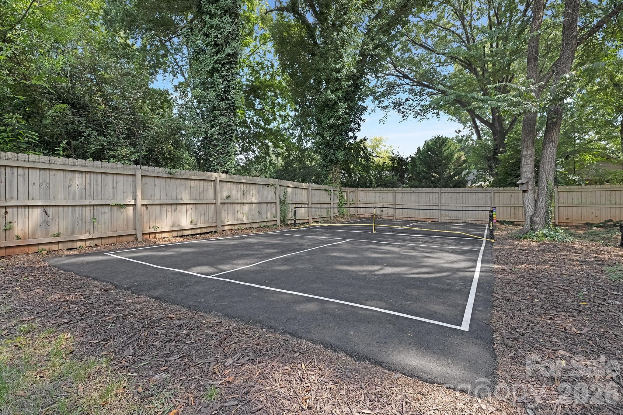6213 Sharon Road Charlotte NC 28210