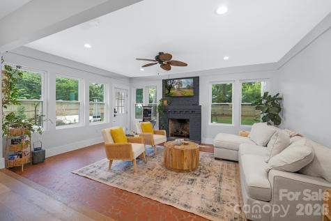 6213 Sharon Road Charlotte NC 28210