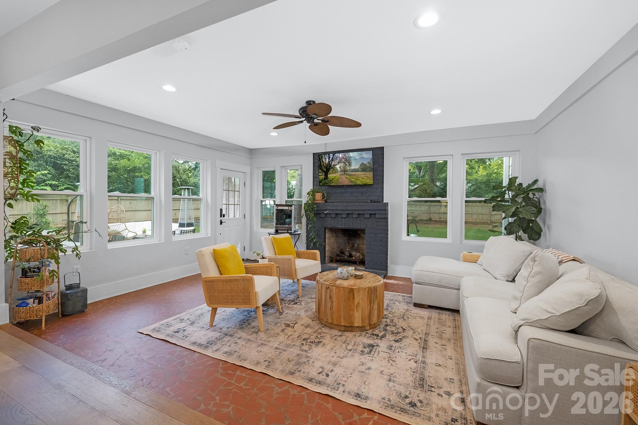6213 Sharon Road Charlotte NC 28210