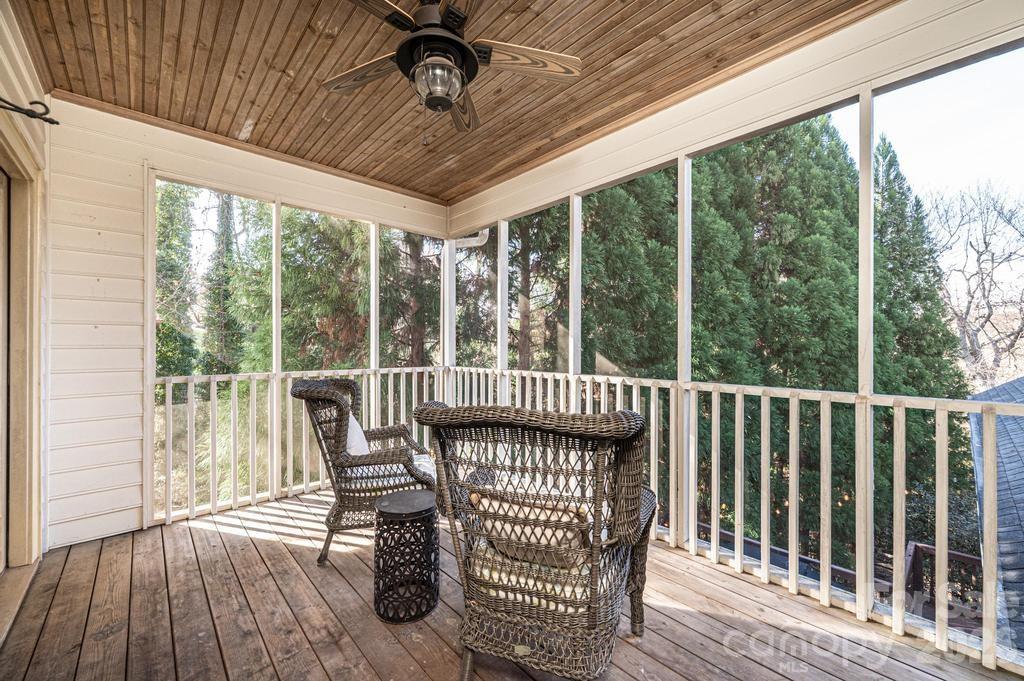 560 20th Avenue Court NW Hickory NC 28601