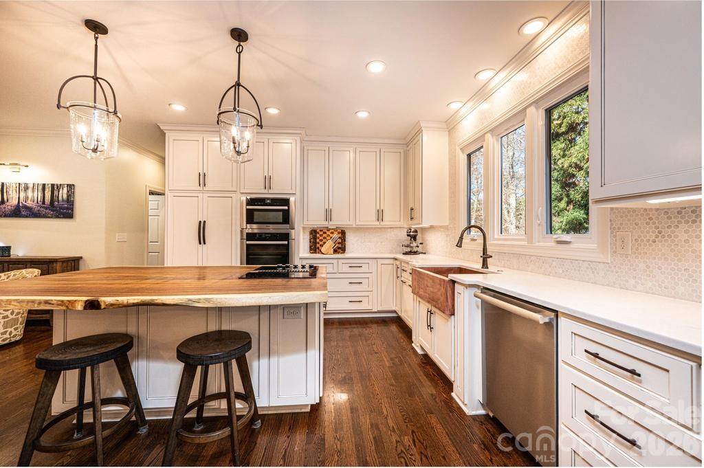 560 20th Avenue Court NW Hickory NC 28601