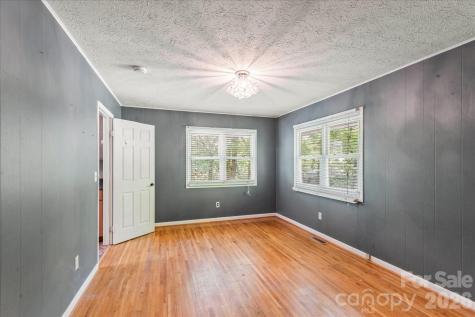 147 Barberry Heights Drive Brevard NC 28712
