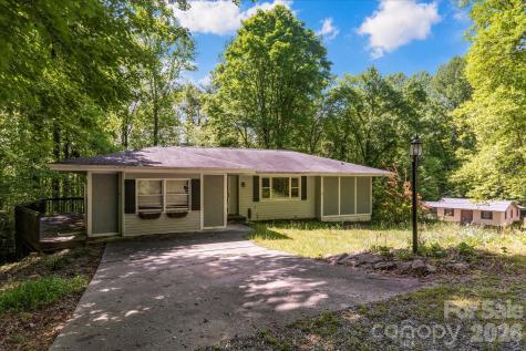 147 Barberry Heights Drive Brevard NC 28712