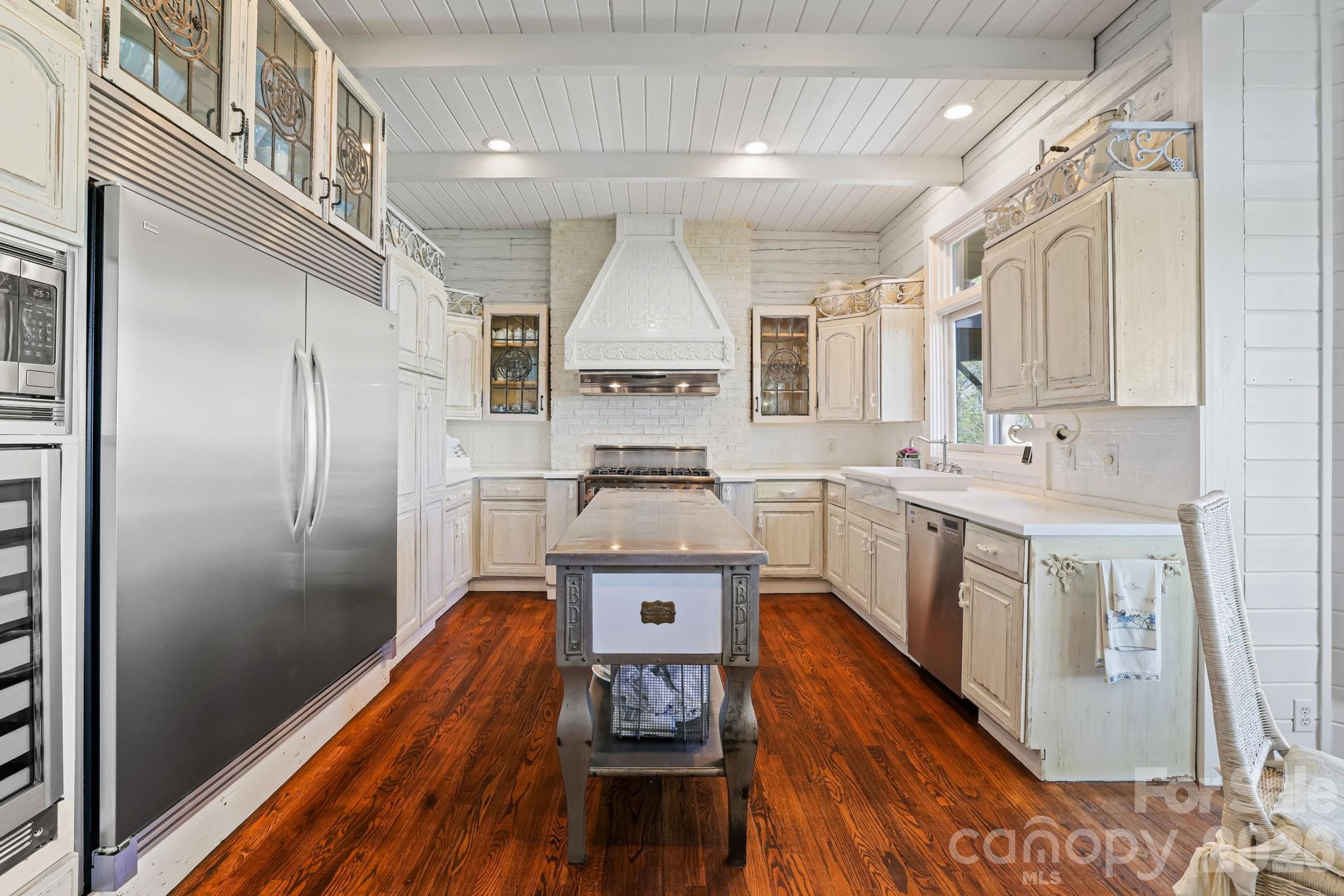 1052 Toxaway Drive Lake Toxaway NC 28747