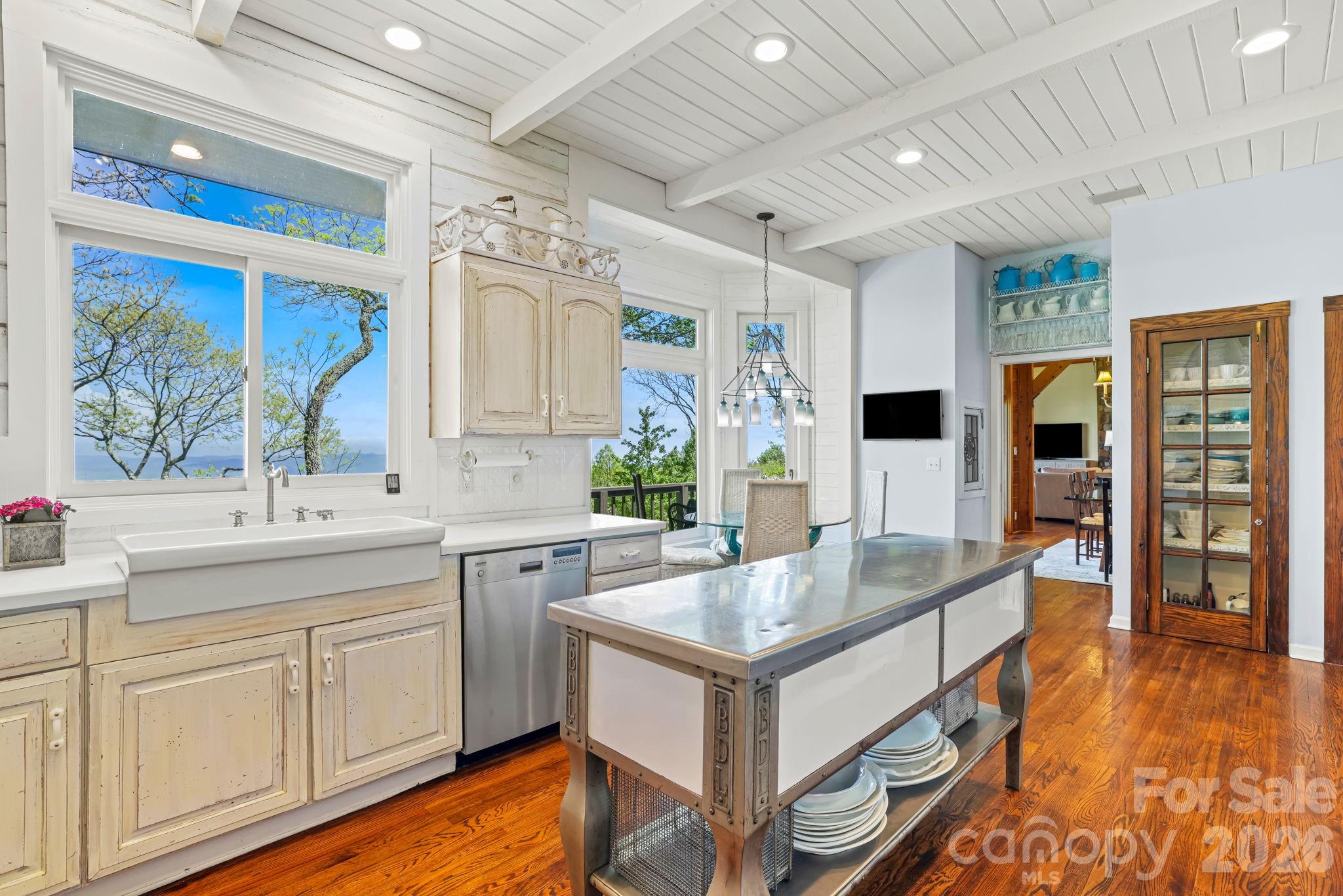 1052 Toxaway Drive Lake Toxaway NC 28747