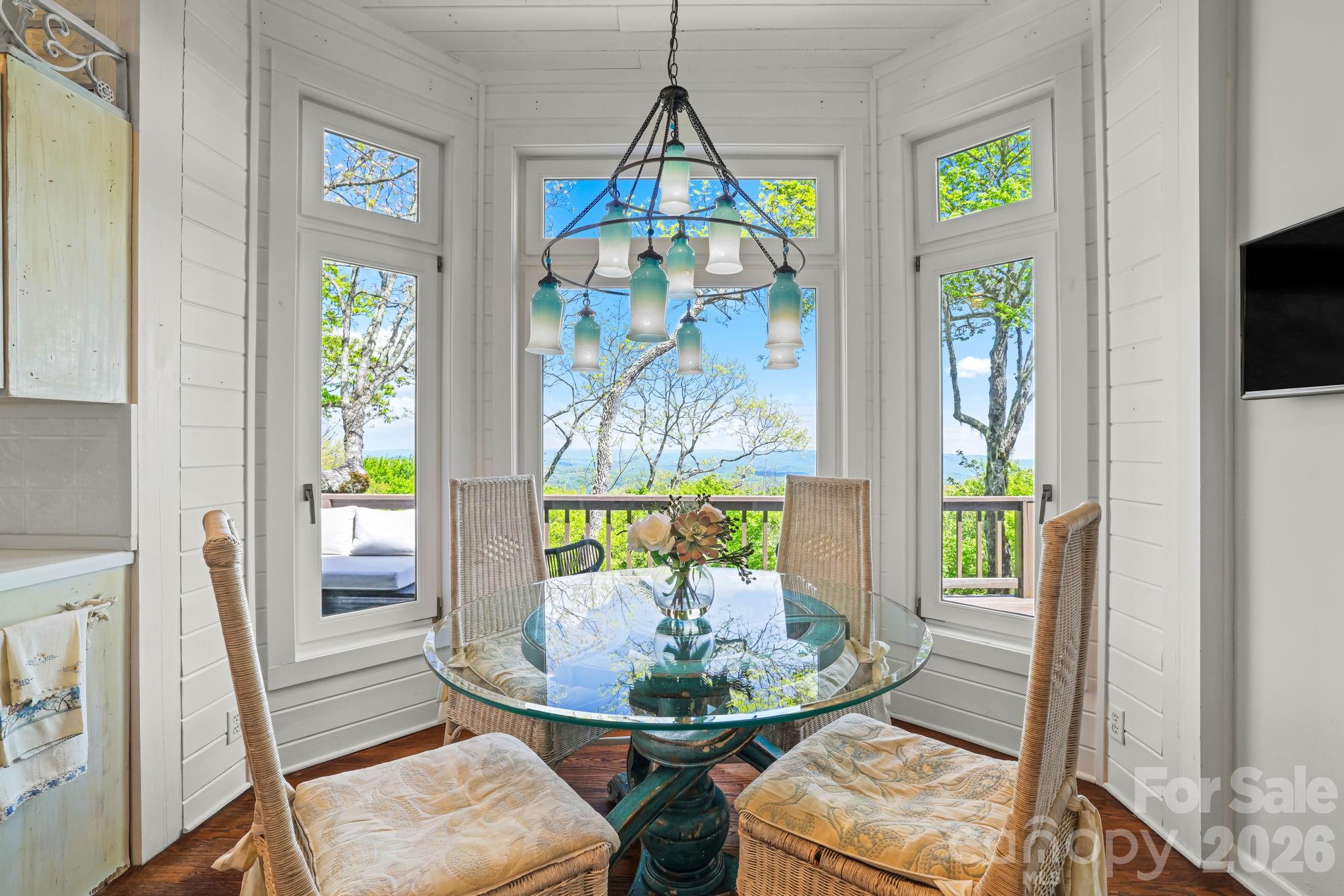 1052 Toxaway Drive Lake Toxaway NC 28747
