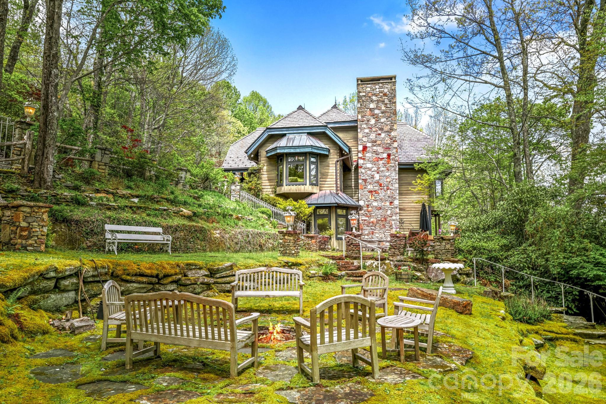 1052 Toxaway Drive Lake Toxaway NC 28747