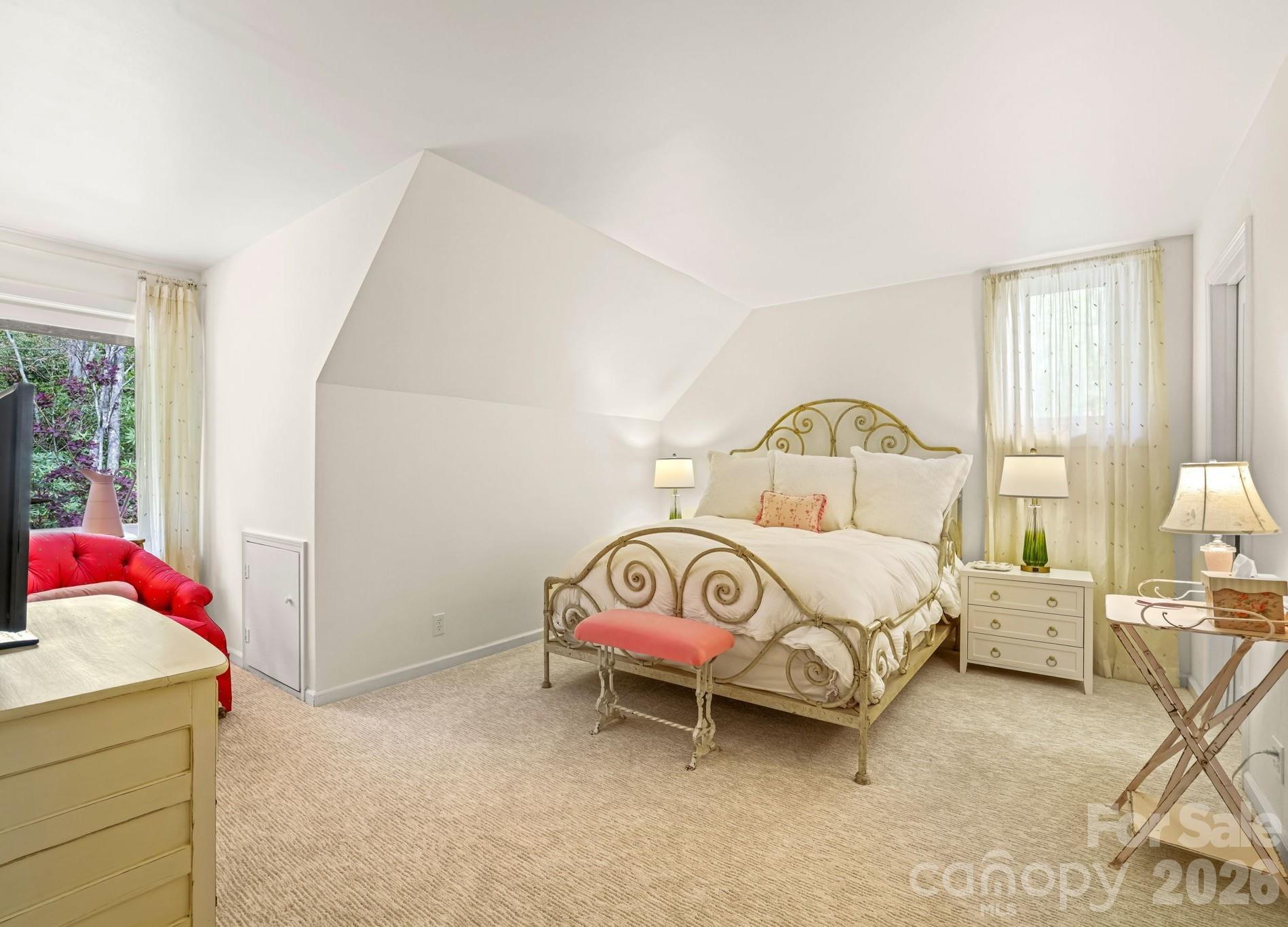 1052 Toxaway Drive Lake Toxaway NC 28747