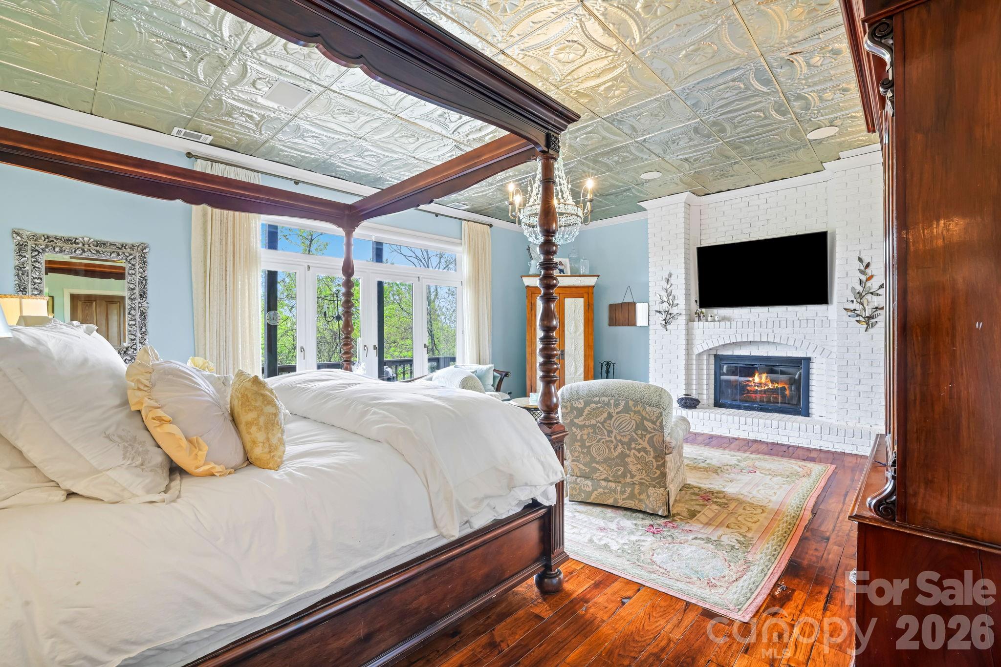 1052 Toxaway Drive Lake Toxaway NC 28747
