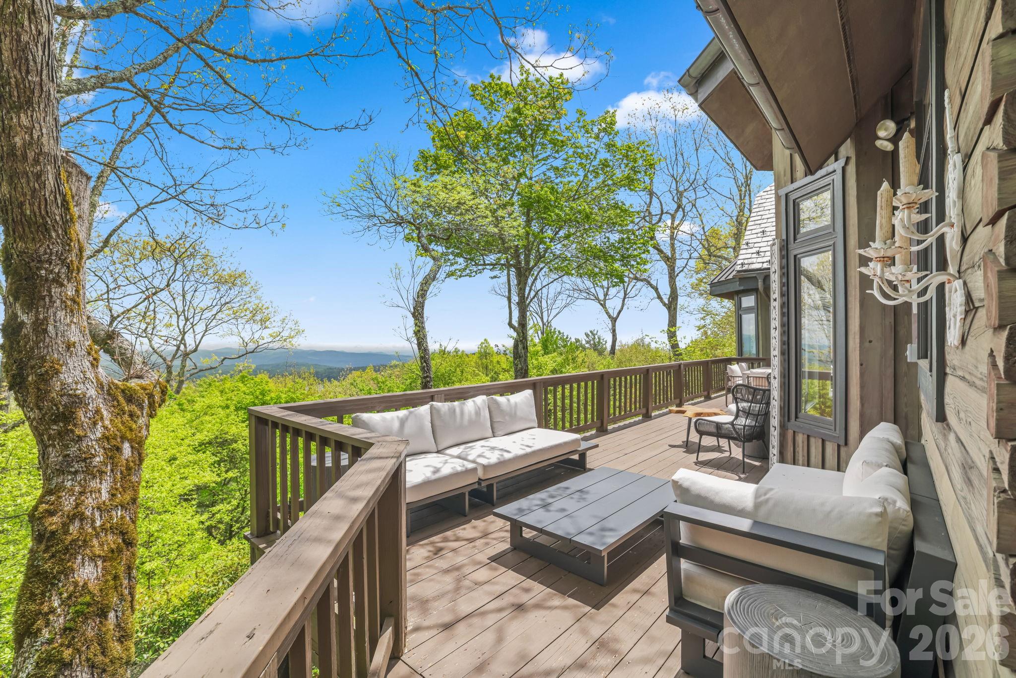 1052 Toxaway Drive Lake Toxaway NC 28747