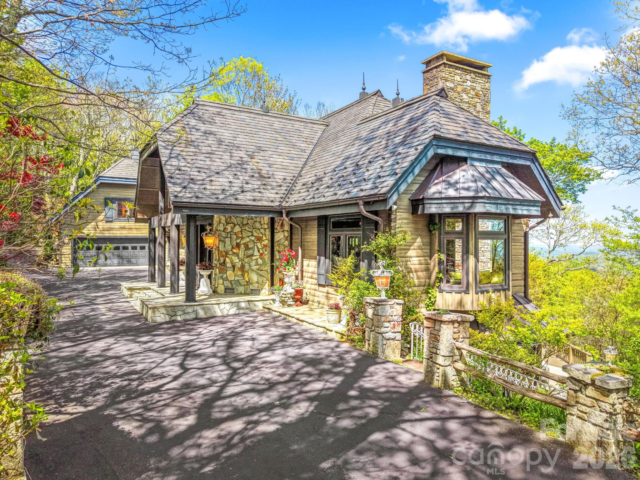 1052 Toxaway Drive Lake Toxaway NC 28747