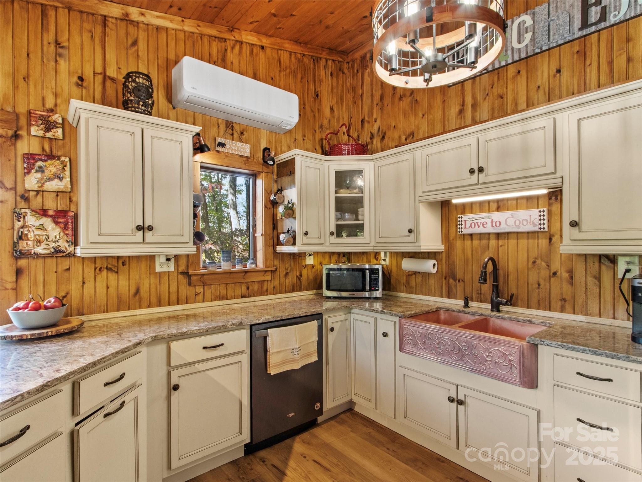 354 Big Ridge Road Burnsville NC 28714
