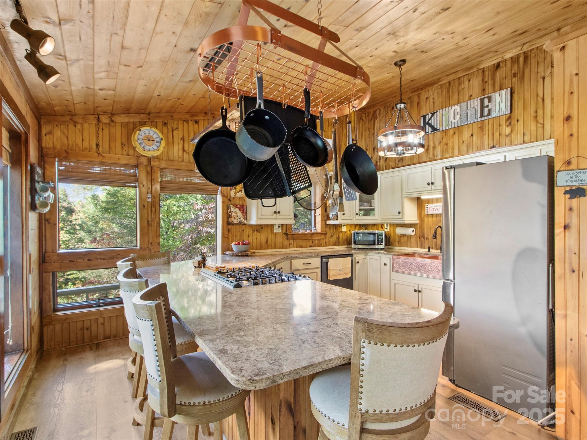 354 Big Ridge Road Burnsville NC 28714