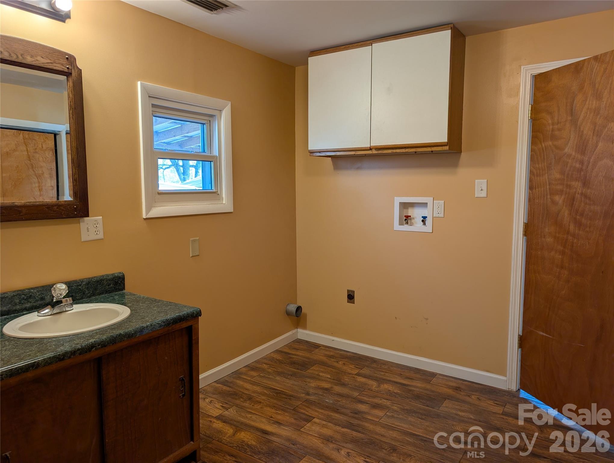 633 S Eastway Drive Troutman NC 28166
