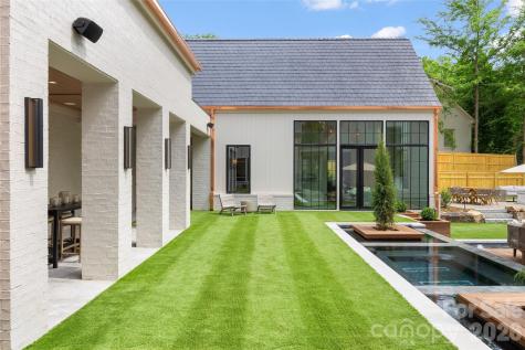 4111 Columbine Circle Charlotte NC 28211