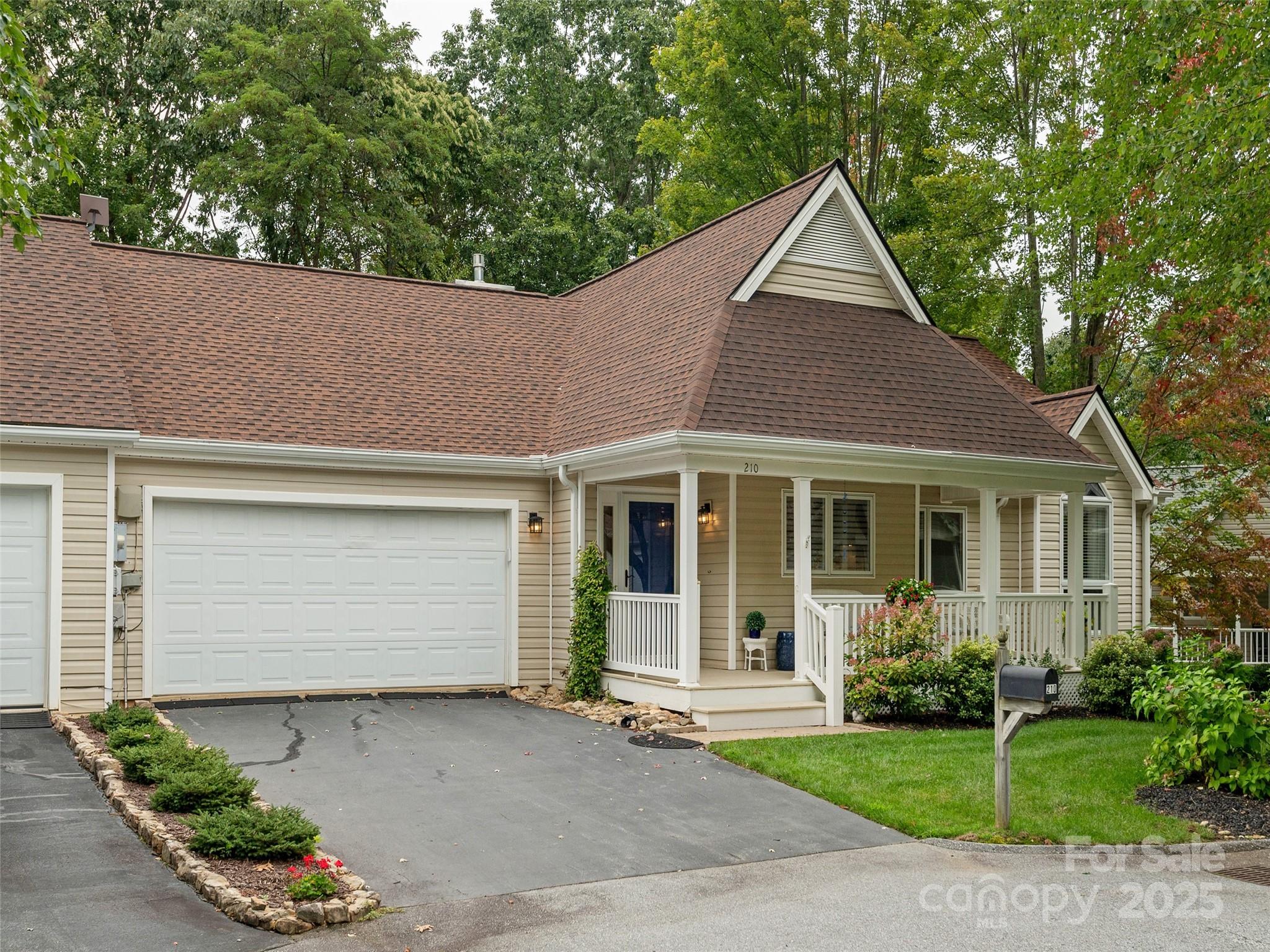 210 Black Oak Lane Hendersonville NC 28791