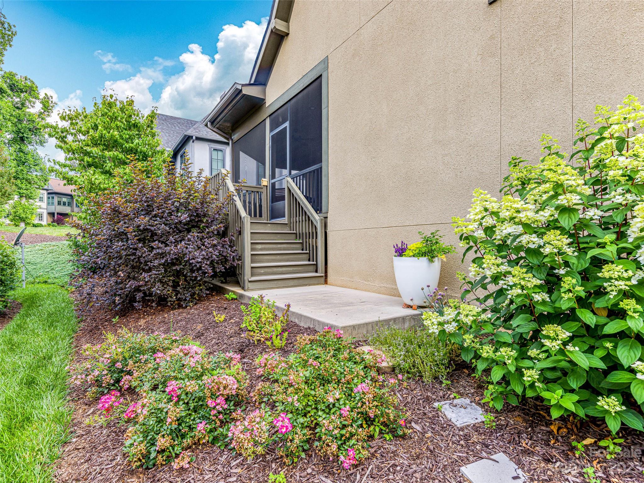 88 Chantilly Drive Asheville NC 28804