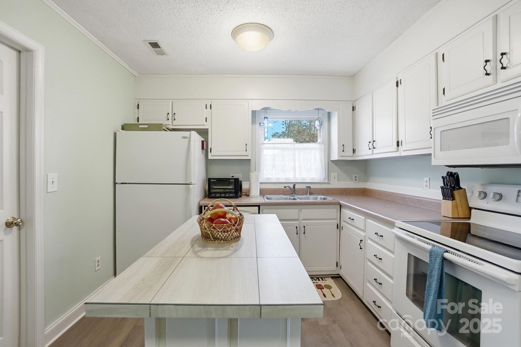 6309 Pineburr Road Charlotte NC 28211