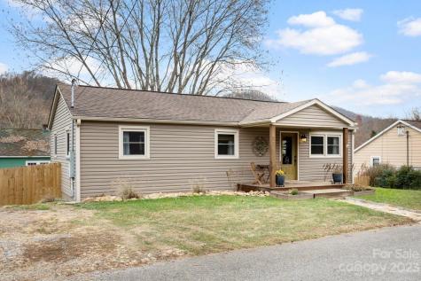 27 Stuart Street Canton NC 28716