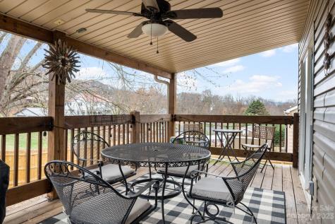27 Stuart Street Canton NC 28716