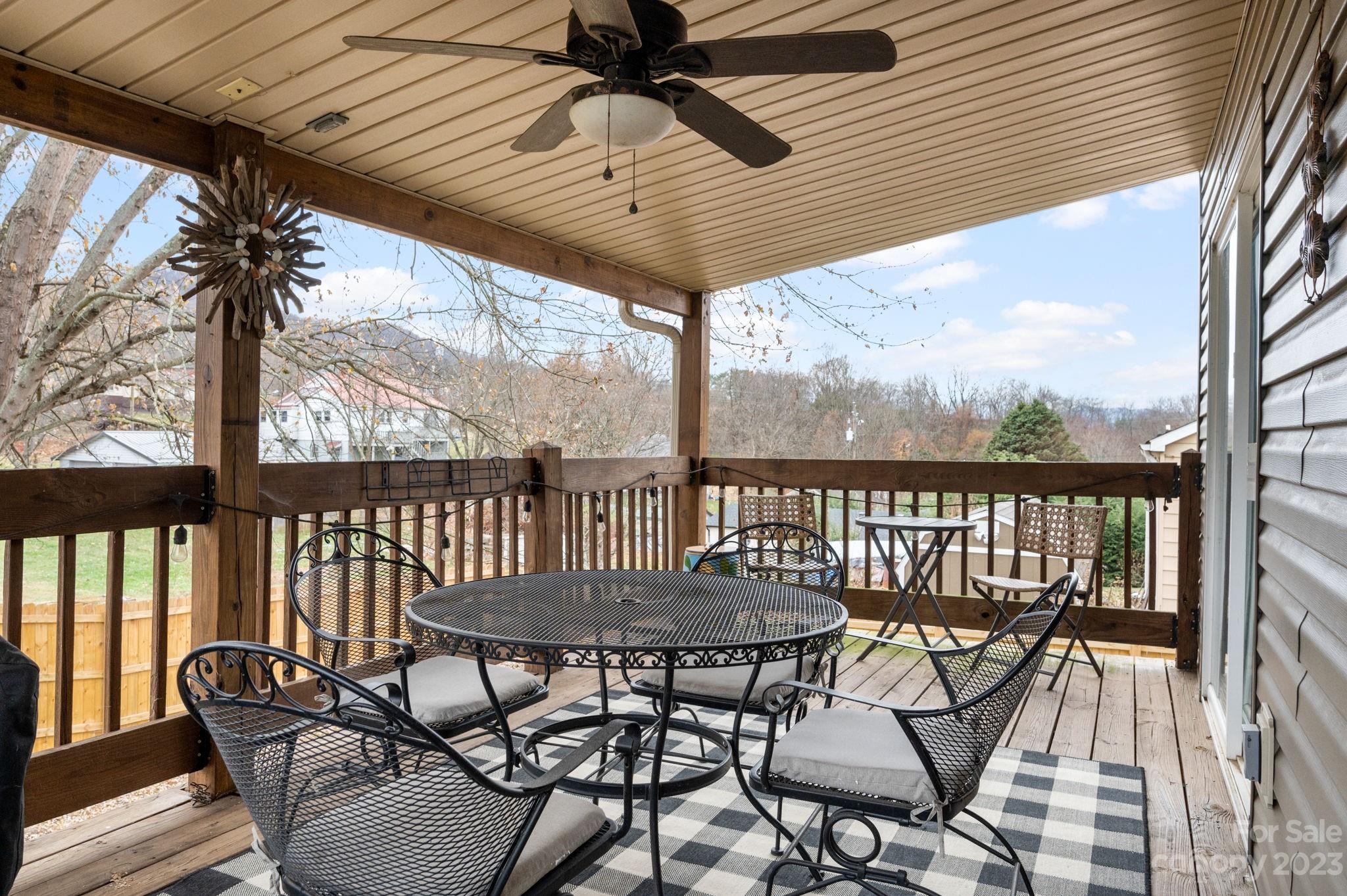27 Stuart Street Canton NC 28716
