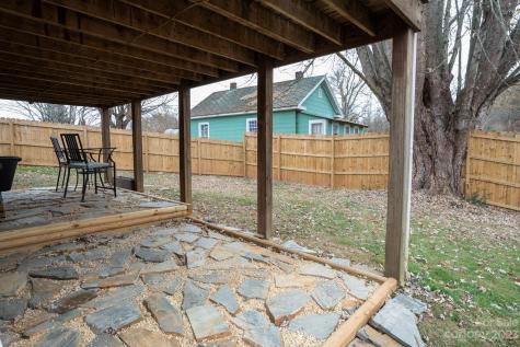 27 Stuart Street Canton NC 28716