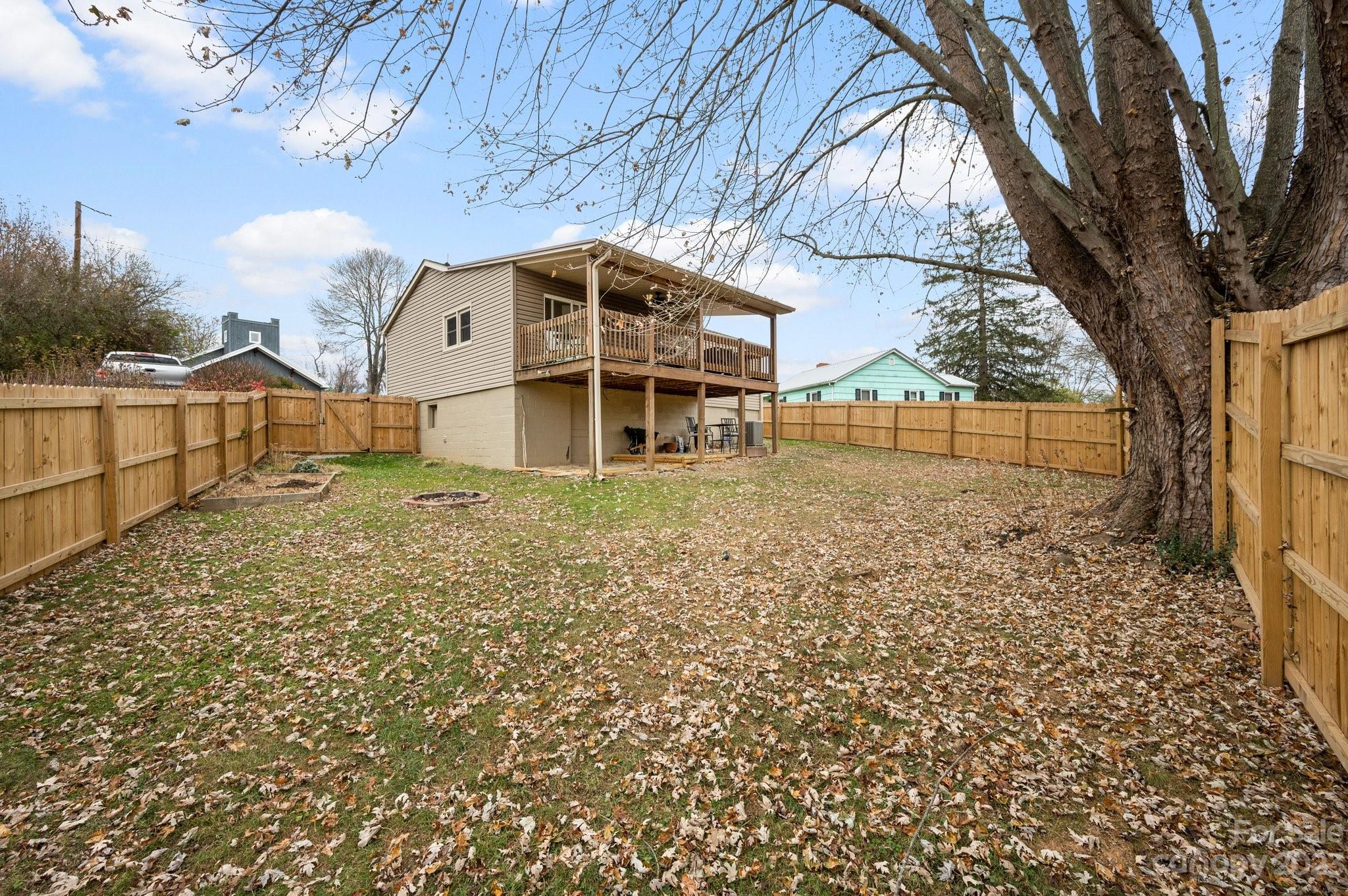 27 Stuart Street Canton NC 28716