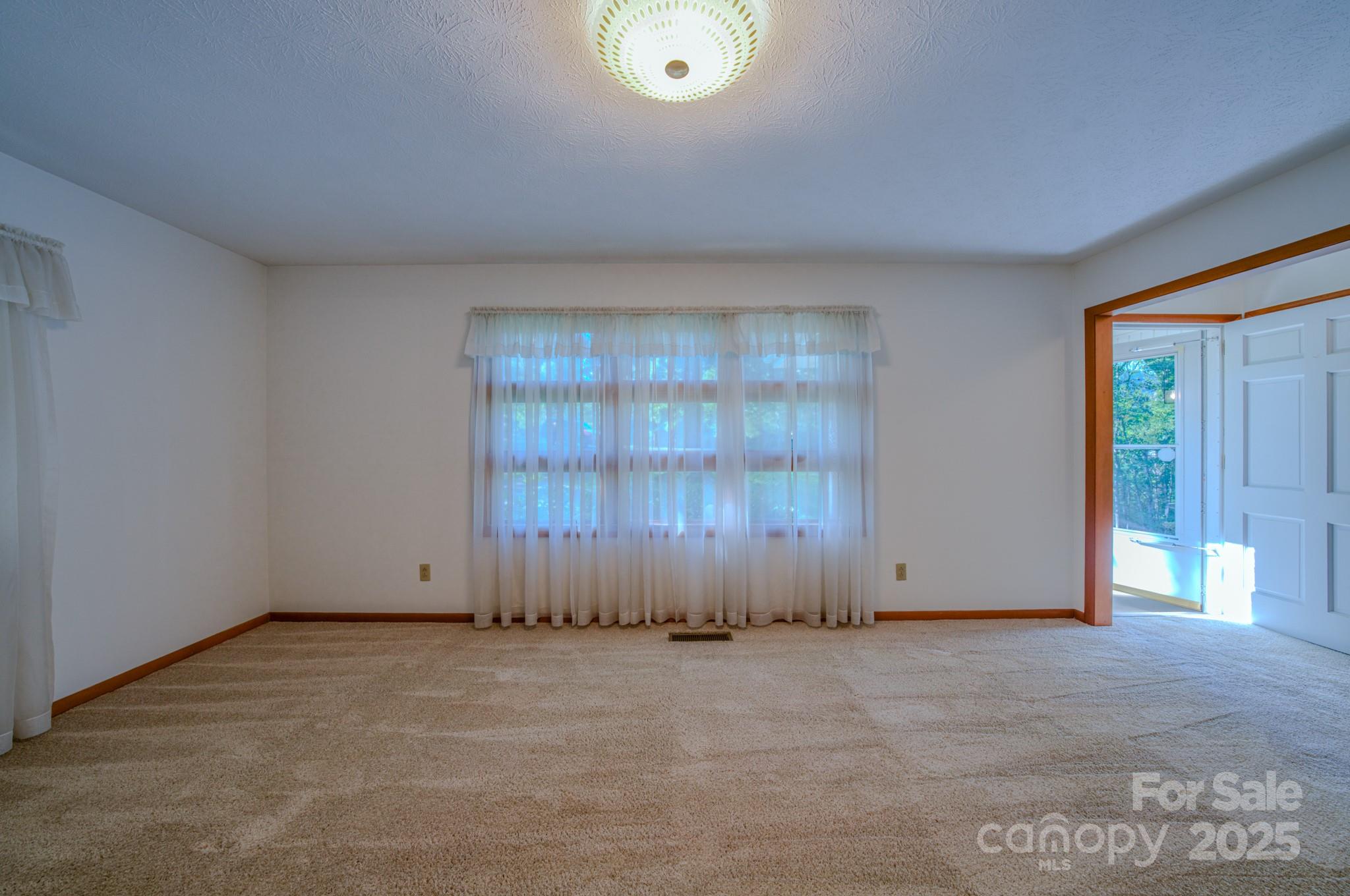 31 Jupiter Road Weaverville NC 28787