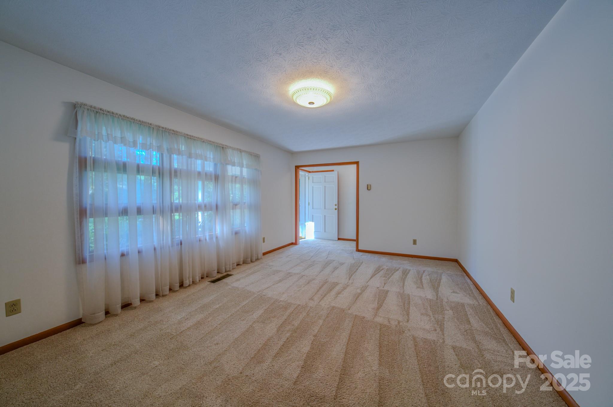 31 Jupiter Road Weaverville NC 28787