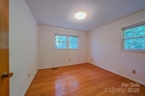 31 Jupiter Road Weaverville NC 28787