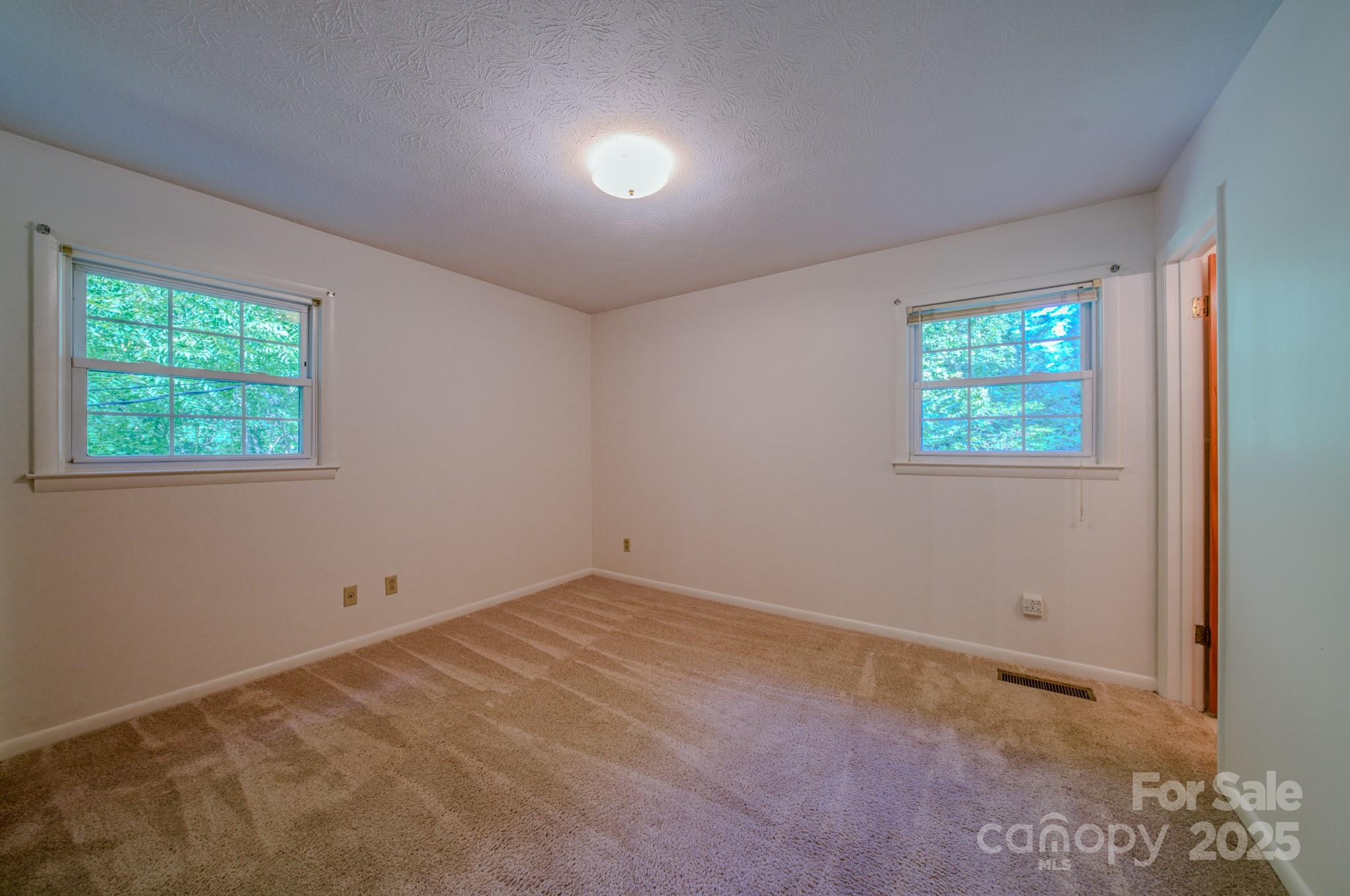 31 Jupiter Road Weaverville NC 28787