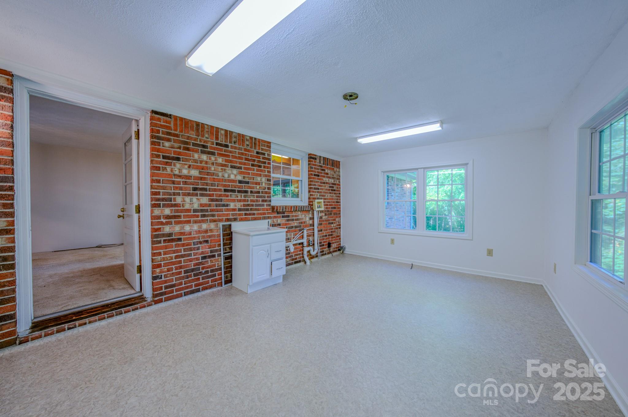 31 Jupiter Road Weaverville NC 28787