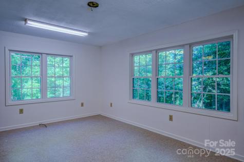 31 Jupiter Road Weaverville NC 28787
