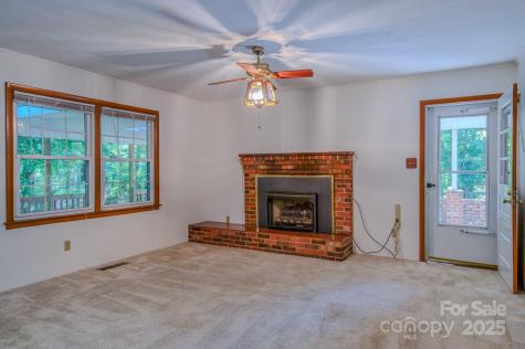 31 Jupiter Road Weaverville NC 28787