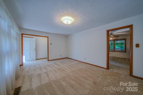 31 Jupiter Road Weaverville NC 28787