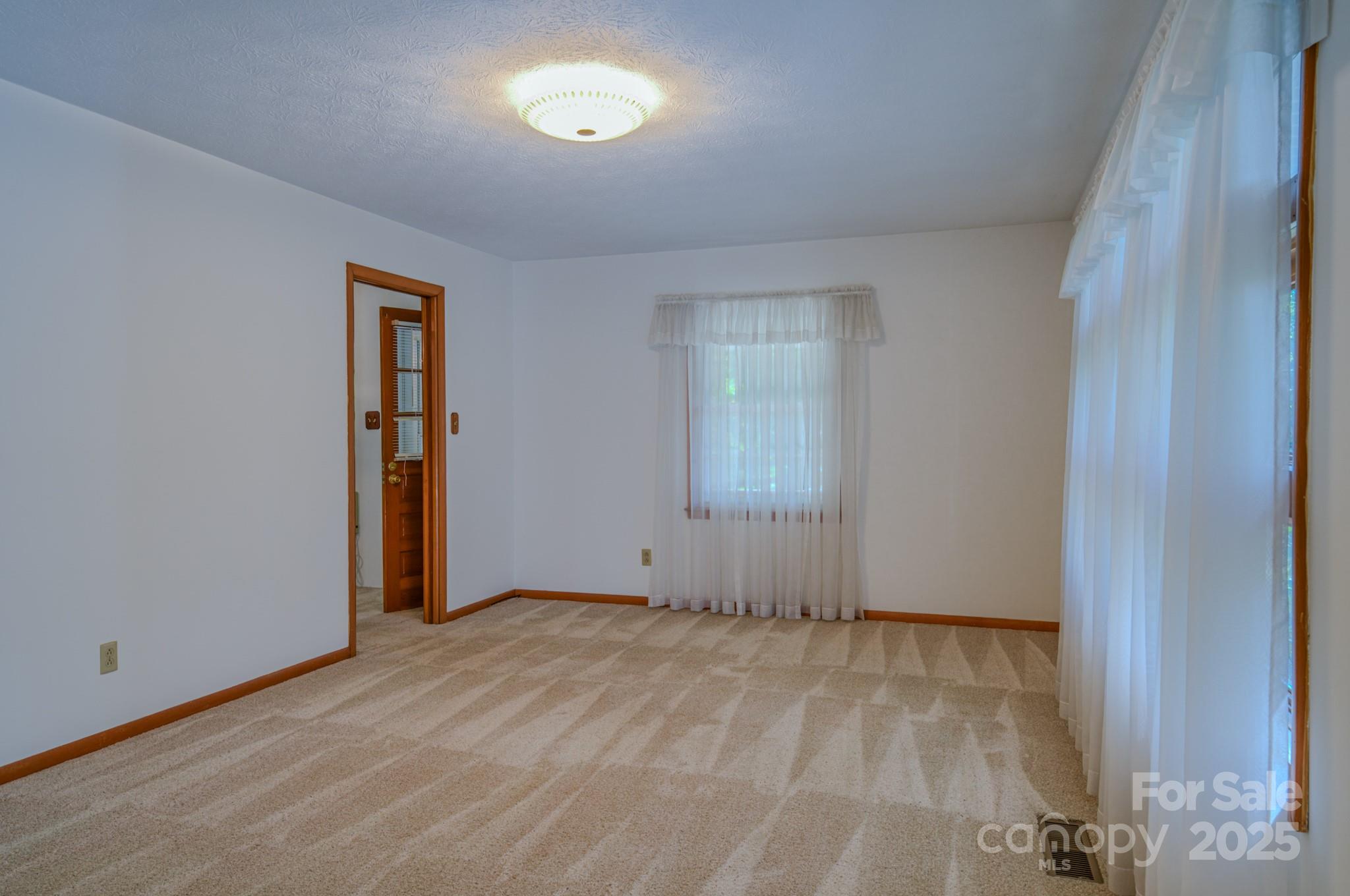 31 Jupiter Road Weaverville NC 28787