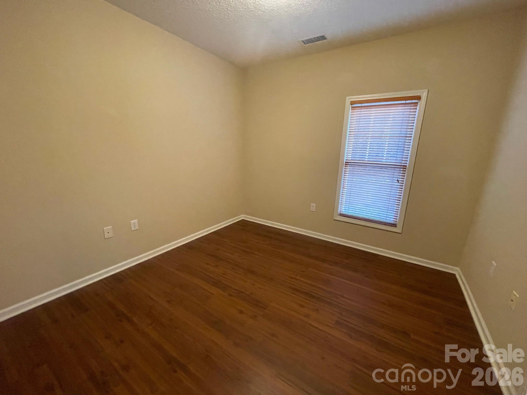 499 26th Avenue NE Hickory NC 28601