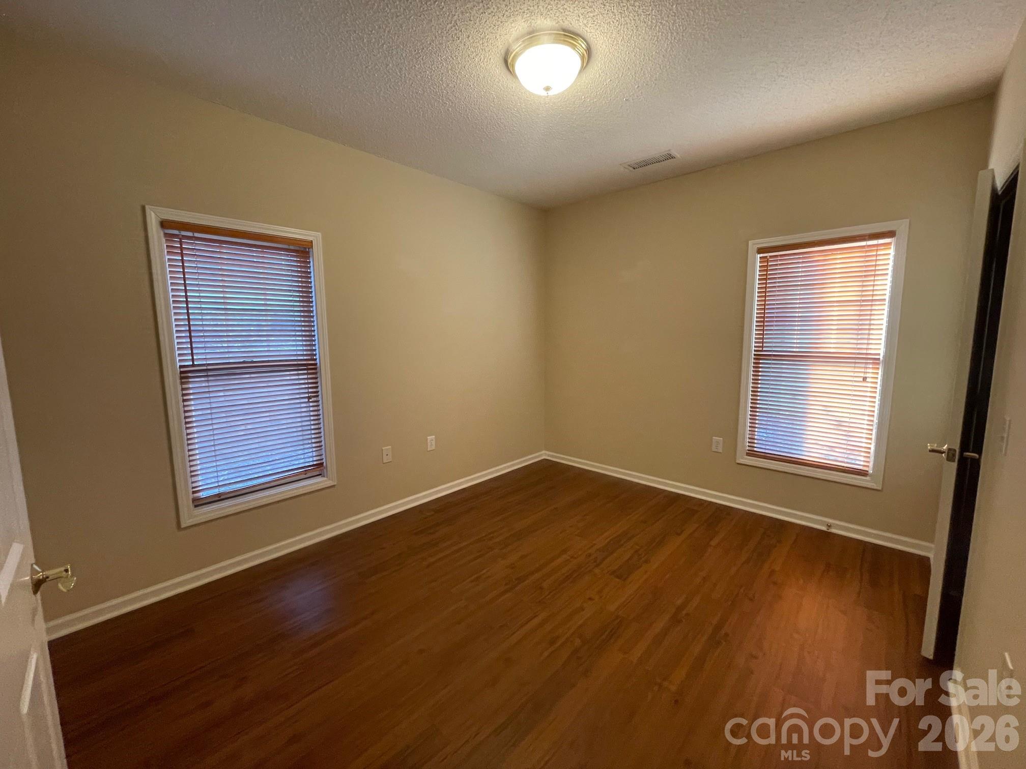 499 26th Avenue NE Hickory NC 28601