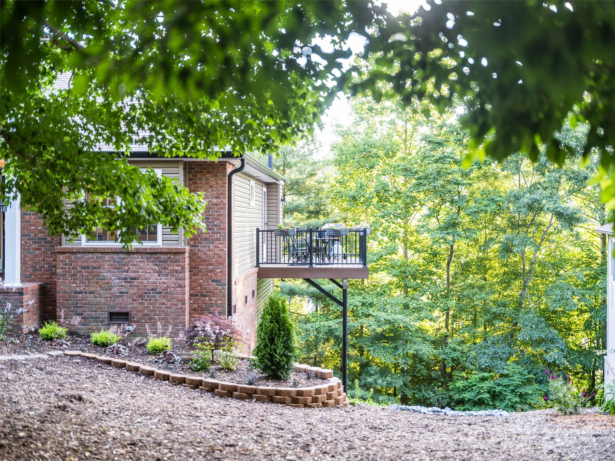 124 Jenny Lind Drive Hendersonville NC 28791