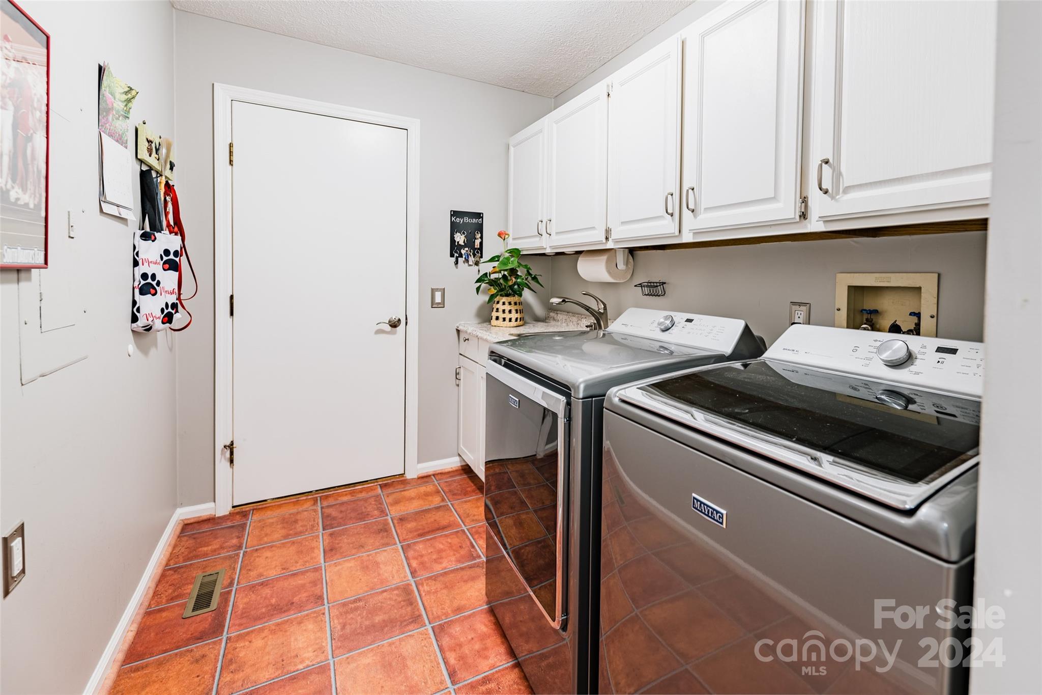 124 Jenny Lind Drive Hendersonville NC 28791