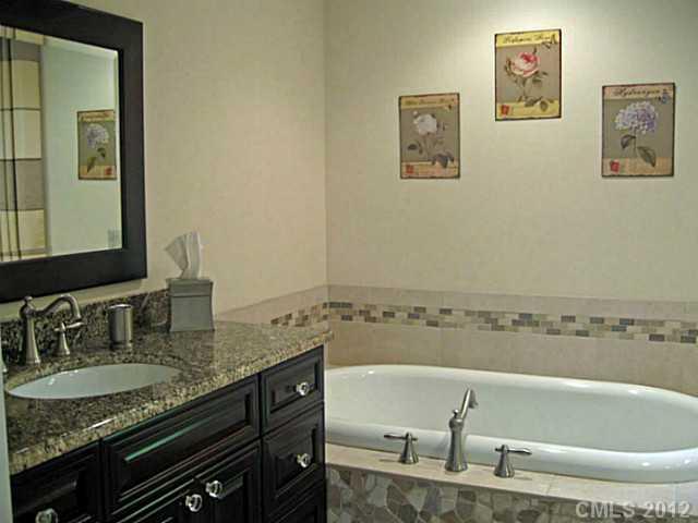 4725 Lindstrom Drive Charlotte NC 28226
