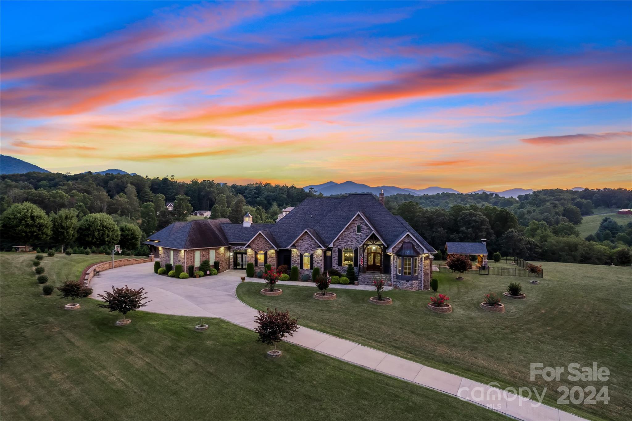 12 Brookside Drive Asheville NC 28806