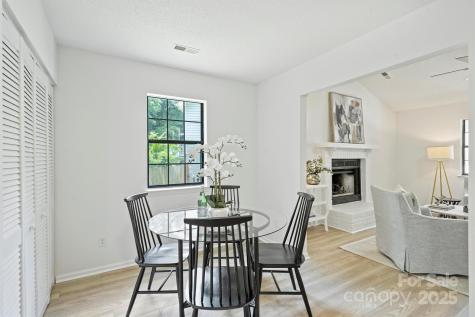 6115 Coltswood Court Charlotte NC 28211