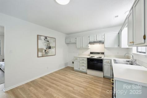 6115 Coltswood Court Charlotte NC 28211