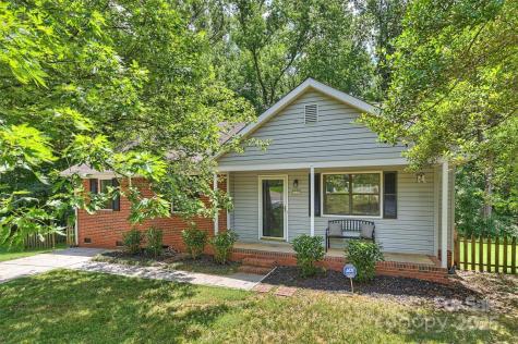 6115 Coltswood Court Charlotte NC 28211